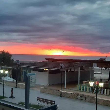 Tropical Sea View Promenada Mamaia Nord * Navodari